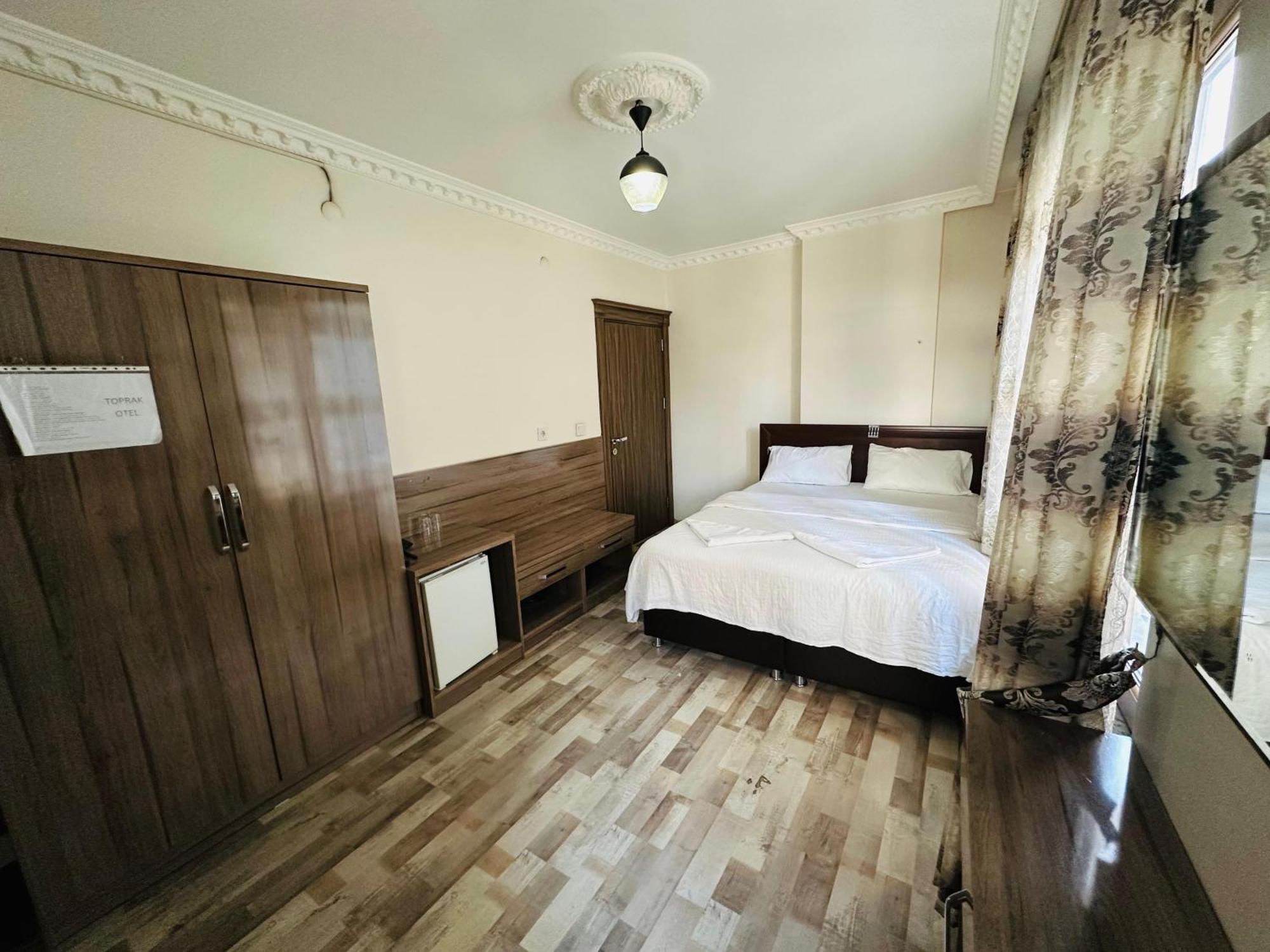 Toprak Hotel Van Buitenkant foto